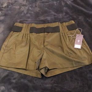 Too Cute for the Summer! Olive Green JLo Shorts with belt design